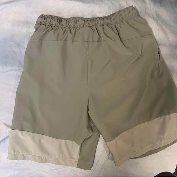 Lot of four men’s Nike Dri-Fit shorts size small - Picture 4 of 9